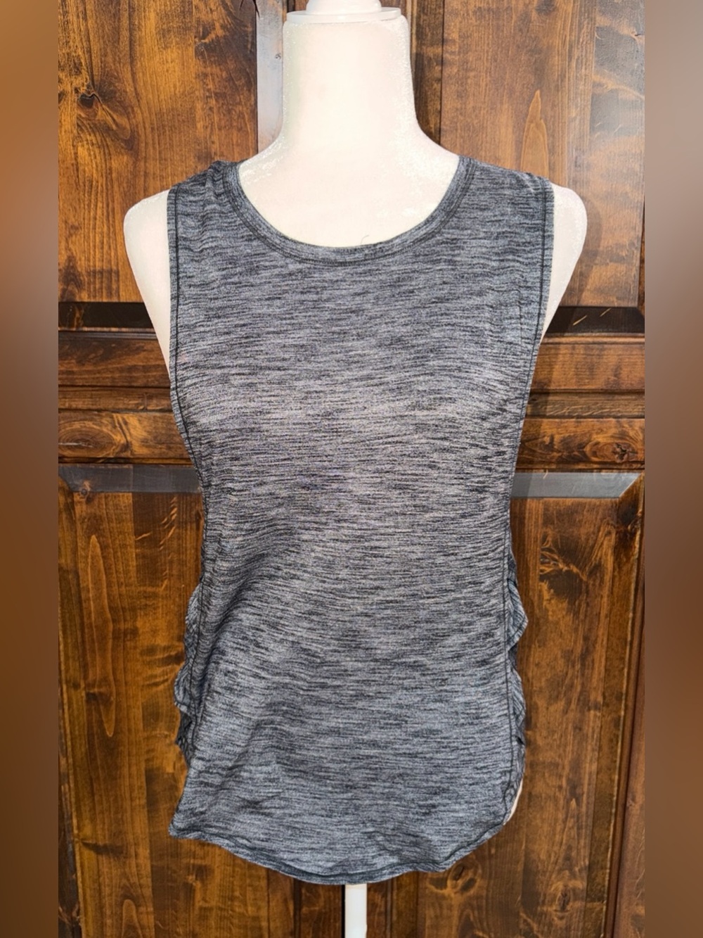 Lululemon Var-City Muscle Tank Heathered Gray Detailed Gym Sporty Athletic 8 M